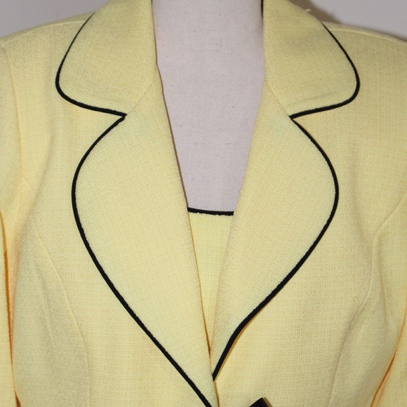 Bundle Positive Attitude, Yellow Blazer, top & black ivory jacket, top & pants - Picture 9 of 16